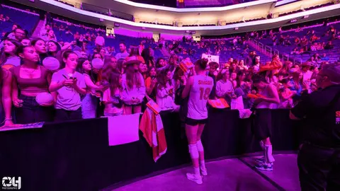 Photo 226 de l'album Ligue des Nations de Volleyball (VNL) – Jour 4 – Québec 2026