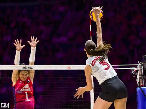 Photo 54 de l'album Ligue des Nations de Volleyball (VNL) – Jour 4 – Québec 2026
