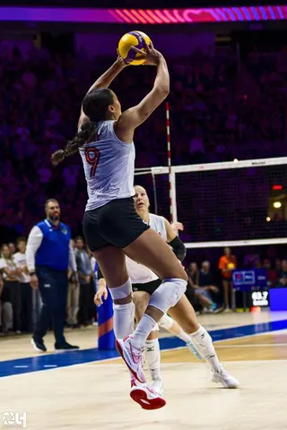 Photo 173 de l'album Ligue des Nations de Volleyball (VNL) – Jour 4 – Québec 2026