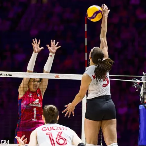 Photo 39 de l'album Ligue des Nations de Volleyball (VNL) – Jour 4 – Québec 2026