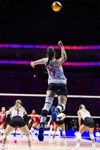 Photo 76 de l'album Ligue des Nations de Volleyball (VNL) – Jour 4 – Québec 2026