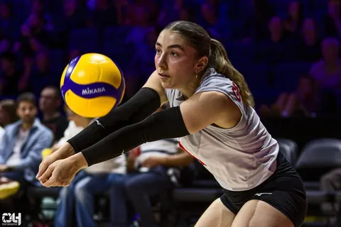 Photo 13 de l'album Ligue des Nations de Volleyball (VNL) – Jour 4 – Québec 2026