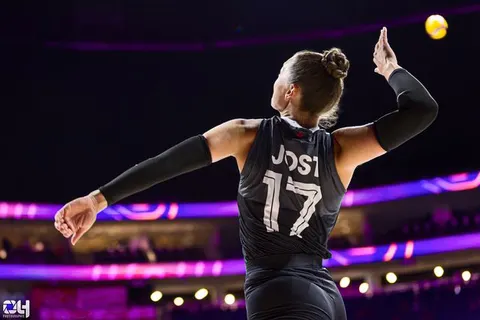 Photo 5 de l'album Ligue des Nations de Volleyball (VNL) – Jour 4 – Québec 2026