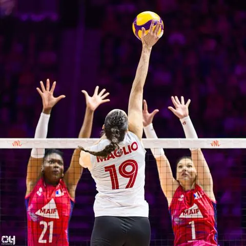 Photo 138 de l'album Ligue des Nations de Volleyball (VNL) – Jour 4 – Québec 2026