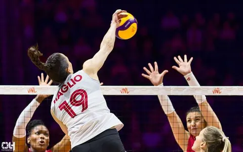 Photo 33 de l'album Ligue des Nations de Volleyball (VNL) – Jour 4 – Québec 2026