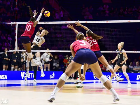 Photo 16 de l'album Ligue des Nations de Volleyball (VNL) – Jour 5 – Québec 2026