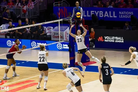 Photo 60 de l'album Ligue des Nations de Volleyball (VNL) – Jour 5 – Québec 2026
