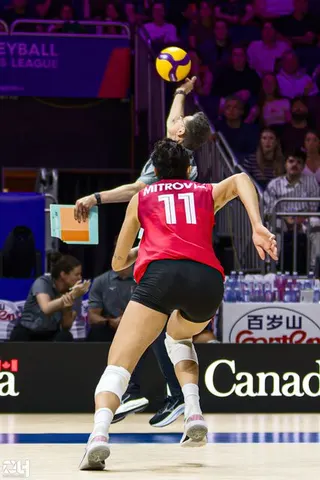 Photo 287 de l'album Ligue des Nations de Volleyball (VNL) – Jour 5 – Québec 2026