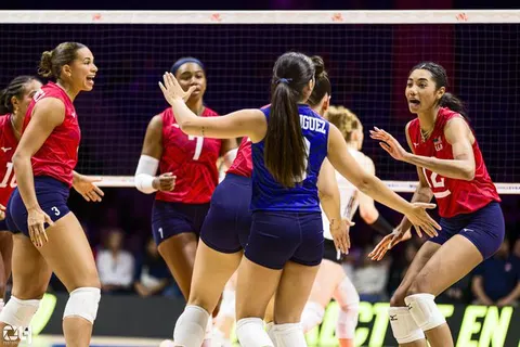 Photo 22 de l'album Ligue des Nations de Volleyball (VNL) – Jour 5 – Québec 2026