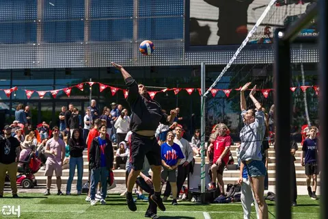 Photo 2 de l'album Ligue des Nations de Volleyball (VNL) – Jour 5 – Québec 2026