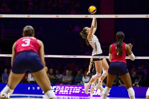 Photo 23 de l'album Ligue des Nations de Volleyball (VNL) – Jour 5 – Québec 2026