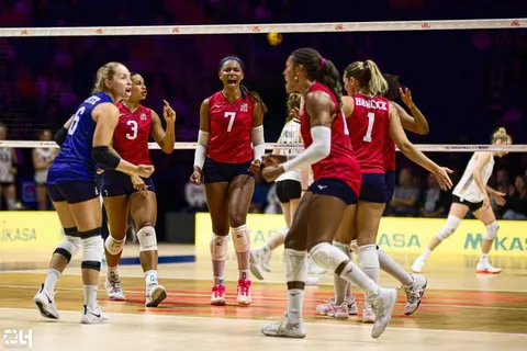Photo 75 de l'album Ligue des Nations de Volleyball (VNL) – Jour 5 – Québec 2026