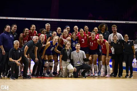 Photo 107 de l'album Ligue des Nations de Volleyball (VNL) – Jour 5 – Québec 2026