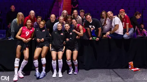 Photo 403 de l'album Ligue des Nations de Volleyball (VNL) – Jour 5 – Québec 2026