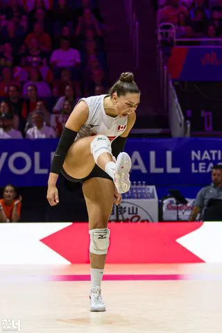 Photo 328 de l'album Ligue des Nations de Volleyball (VNL) – Jour 5 – Québec 2026
