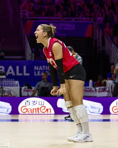 Photo 330 de l'album Ligue des Nations de Volleyball (VNL) – Jour 5 – Québec 2026