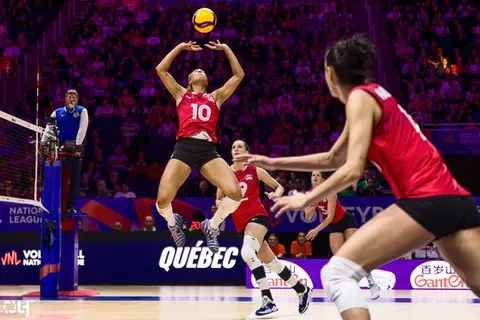 Photo 331 de l'album Ligue des Nations de Volleyball (VNL) – Jour 5 – Québec 2026