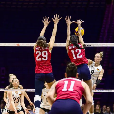 Photo 38 de l'album Ligue des Nations de Volleyball (VNL) – Jour 5 – Québec 2026