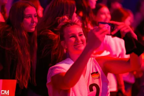 Photo 111 de l'album Ligue des Nations de Volleyball (VNL) – Jour 5 – Québec 2026