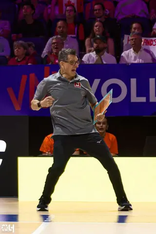 Photo 370 de l'album Ligue des Nations de Volleyball (VNL) – Jour 5 – Québec 2026