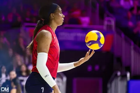 Photo 33 de l'album Ligue des Nations de Volleyball (VNL) – Jour 5 – Québec 2026