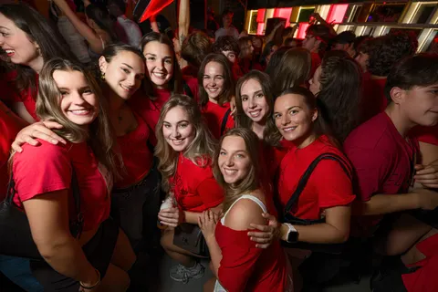 Photo 120 de l'album Red Flag Party — Médecine × Médecine dentaire, Université Laval