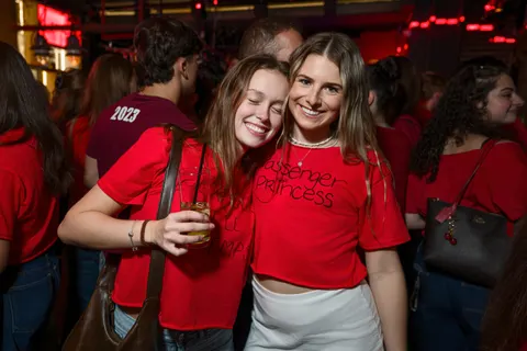 Photo 113 de l'album Red Flag Party — Médecine × Médecine dentaire, Université Laval