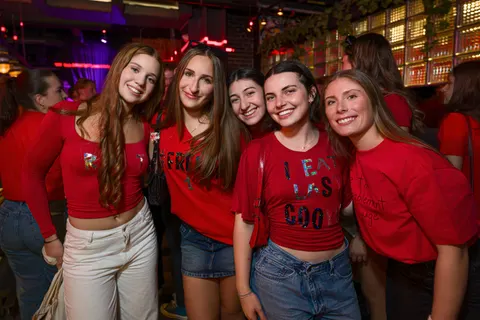Photo 84 de l'album Red Flag Party — Médecine × Médecine dentaire, Université Laval