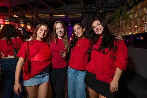 Photo 38 de l'album Red Flag Party — Médecine × Médecine dentaire, Université Laval