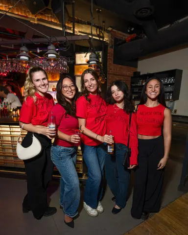 Photo 11 de l'album Red Flag Party — Médecine × Médecine dentaire, Université Laval