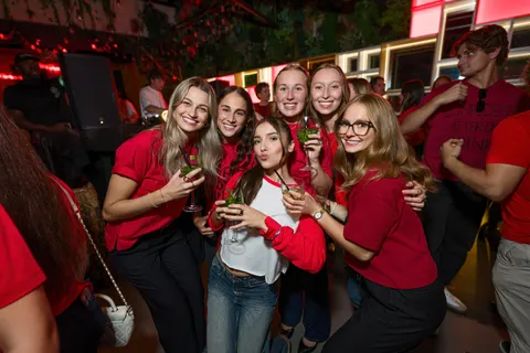 Photo 106 de l'album Red Flag Party — Médecine × Médecine dentaire, Université Laval