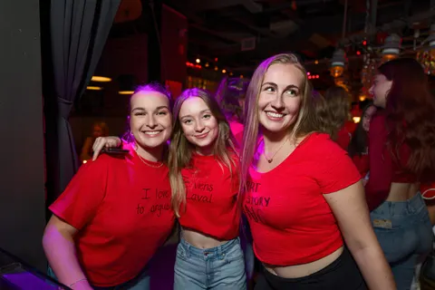 Photo 53 de l'album Red Flag Party — Médecine × Médecine dentaire, Université Laval