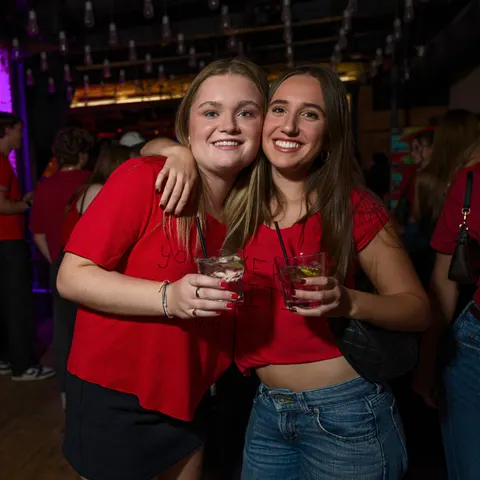 Photo 92 de l'album Red Flag Party — Médecine × Médecine dentaire, Université Laval