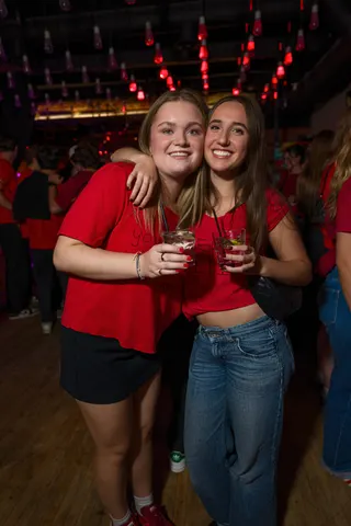Photo 93 de l'album Red Flag Party — Médecine × Médecine dentaire, Université Laval